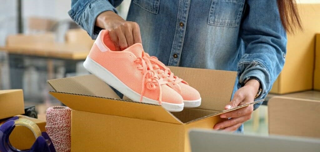 how much does it cost to ship shoes